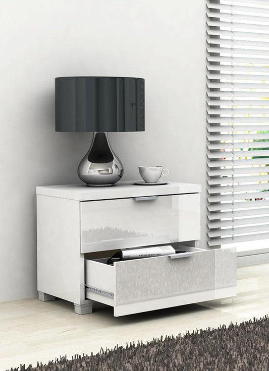 Kyana Bedside